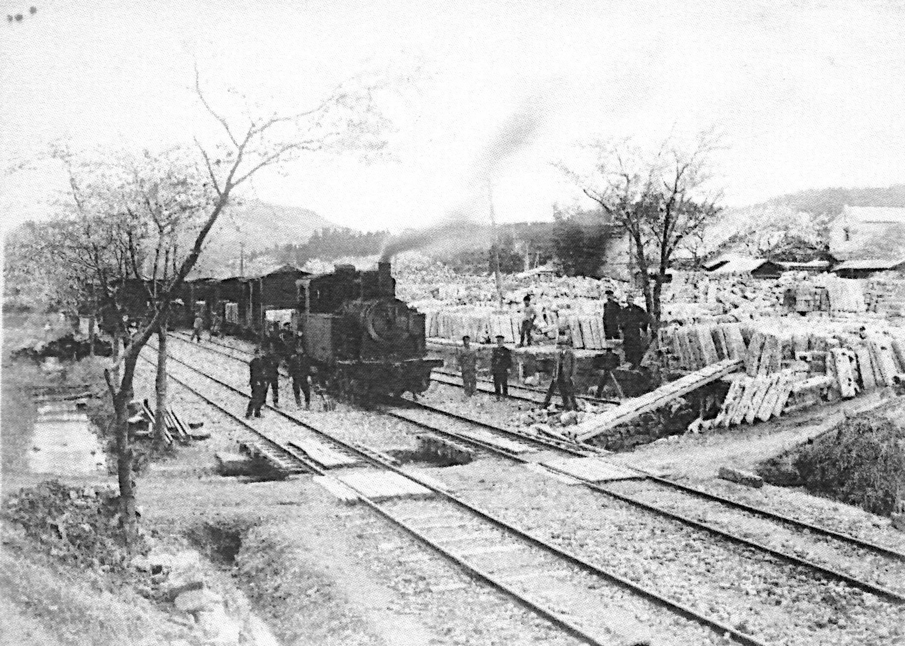 昭和初期の荒針駅と5号蒸気機関車