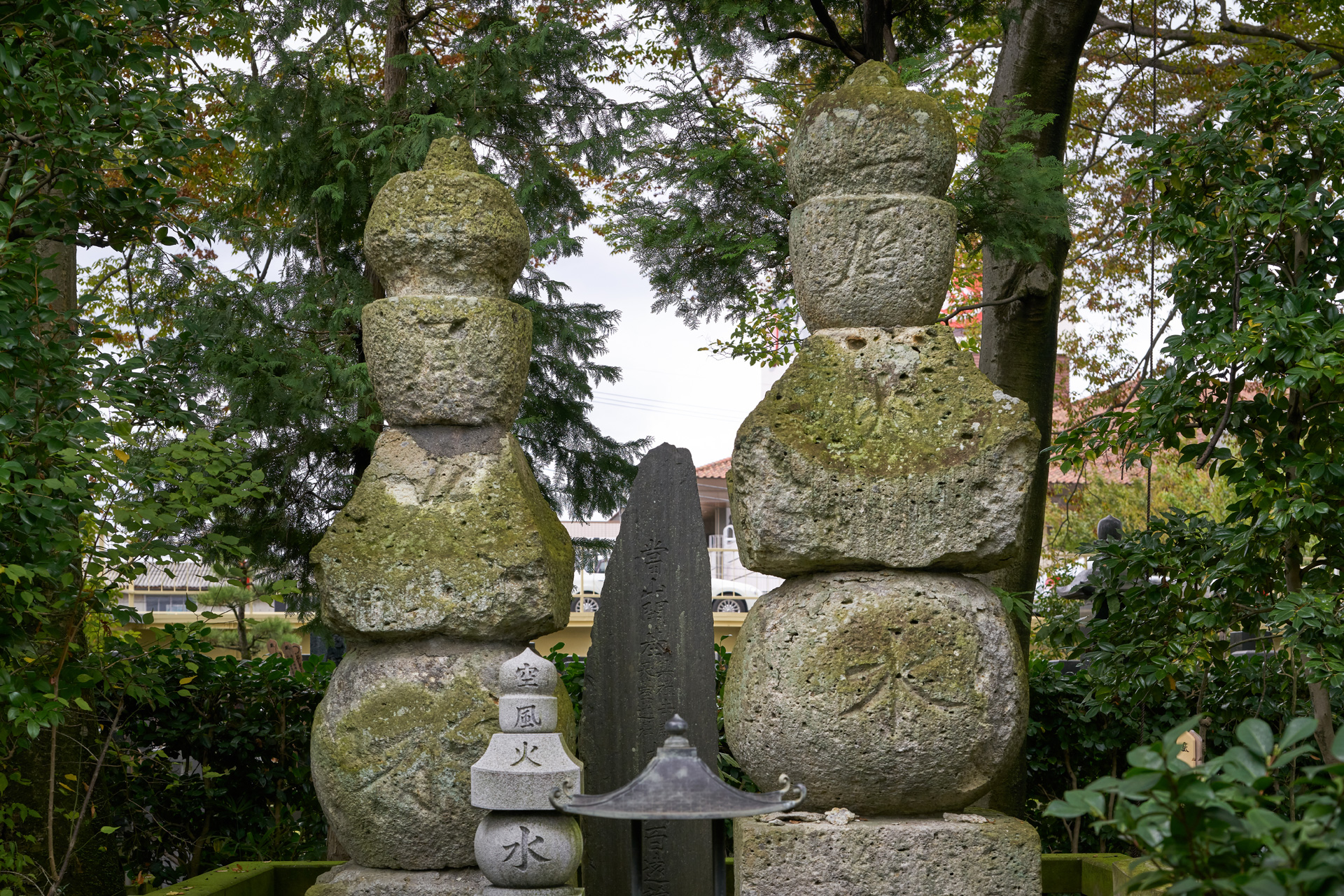 Memorial towers of Tsunasada and Kintsuna Utsunomiya